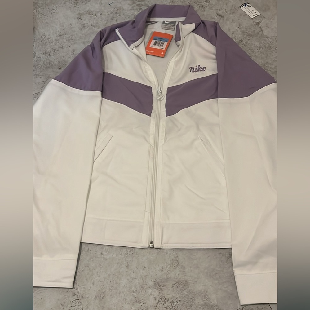 BRAND NEW WITH TAGS! Nike women light zip up